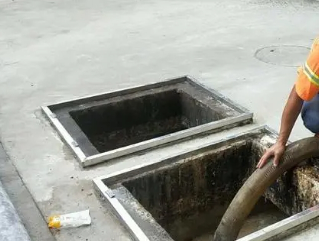 营根镇化粪池清理
